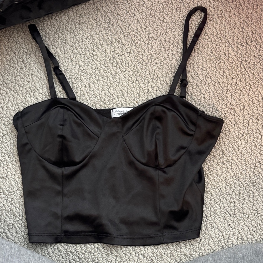 Chic Black Women's Crop Top